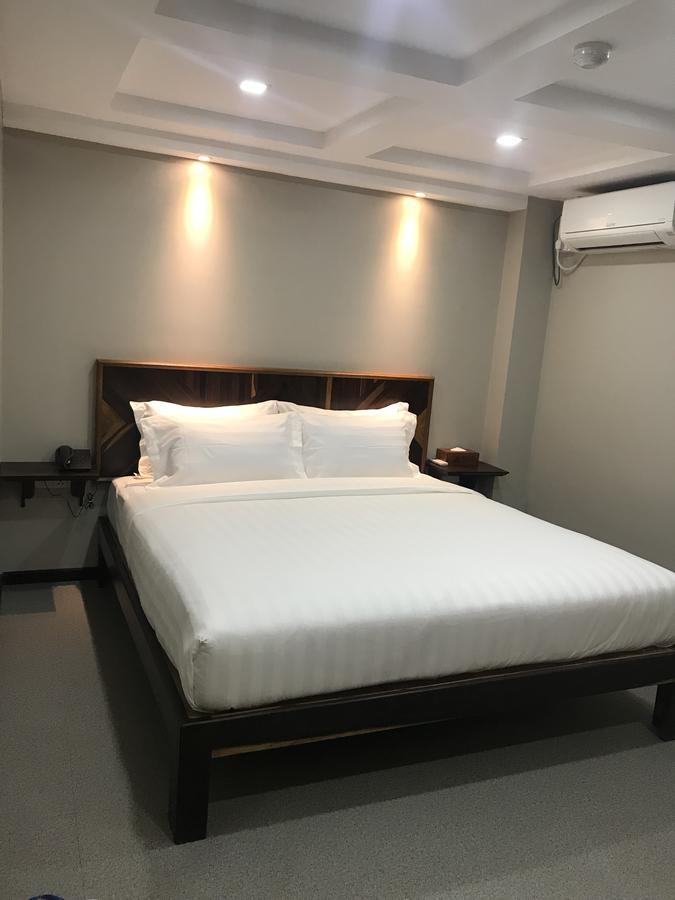 Tristar Hotel Yangon Exterior foto