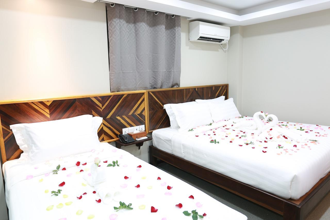 Tristar Hotel Yangon Exterior foto