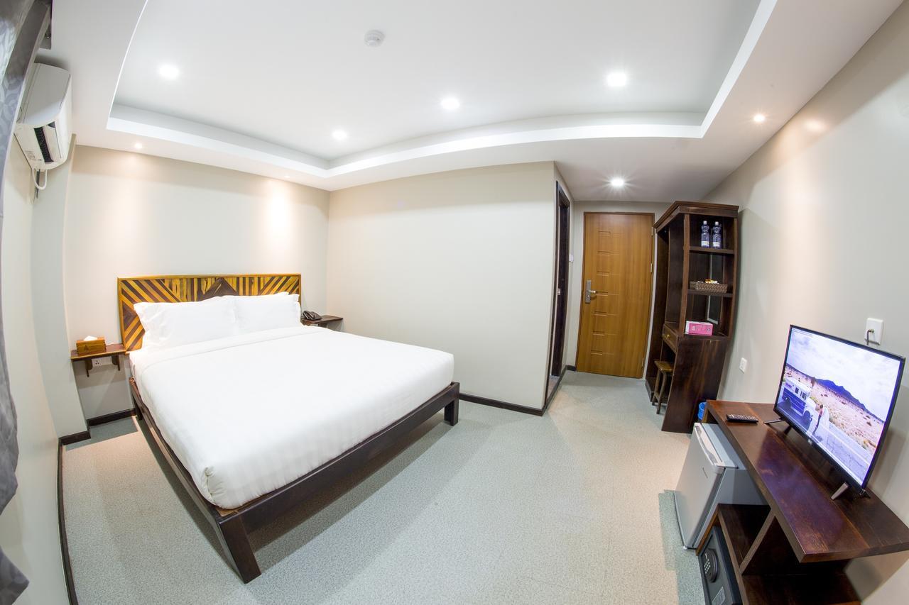Tristar Hotel Yangon Exterior foto
