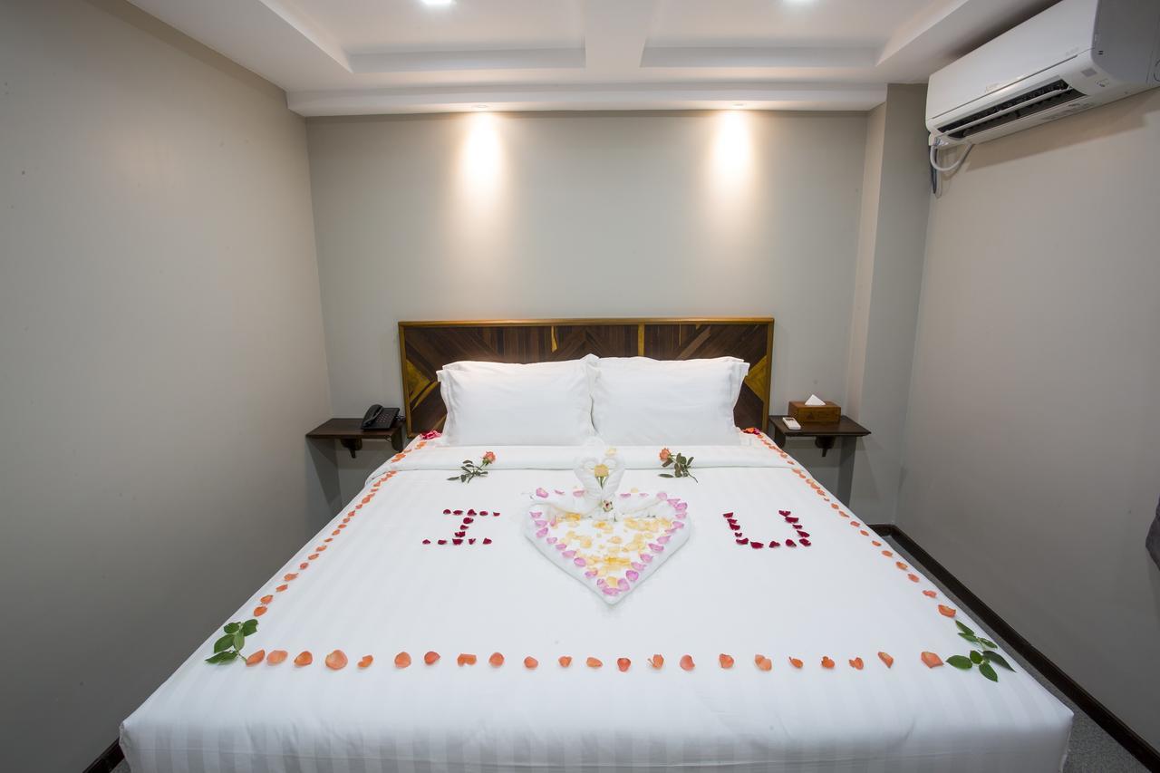 Tristar Hotel Yangon Exterior foto