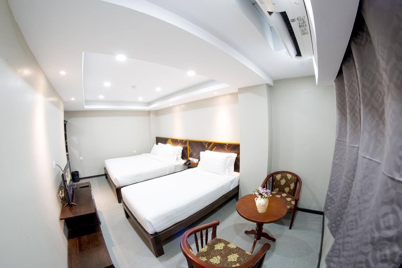 Tristar Hotel Yangon Exterior foto